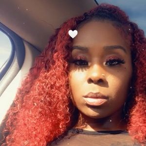 Meet your Posher, Monique